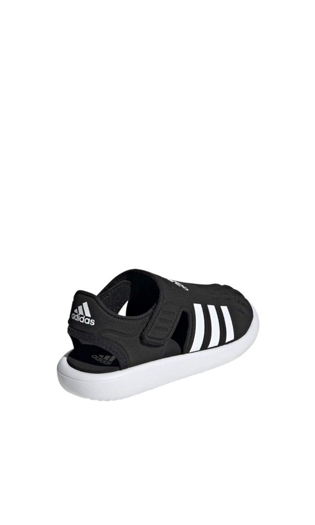 closed toe nike sandals