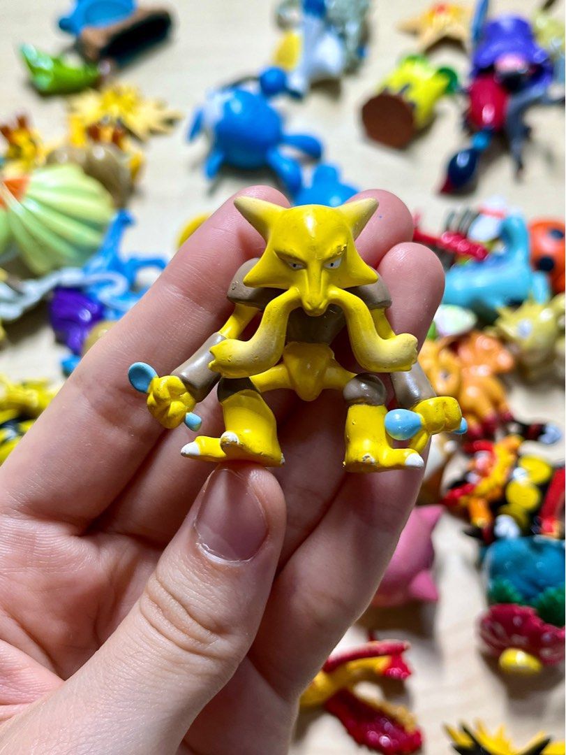 Alakazam figure 2025