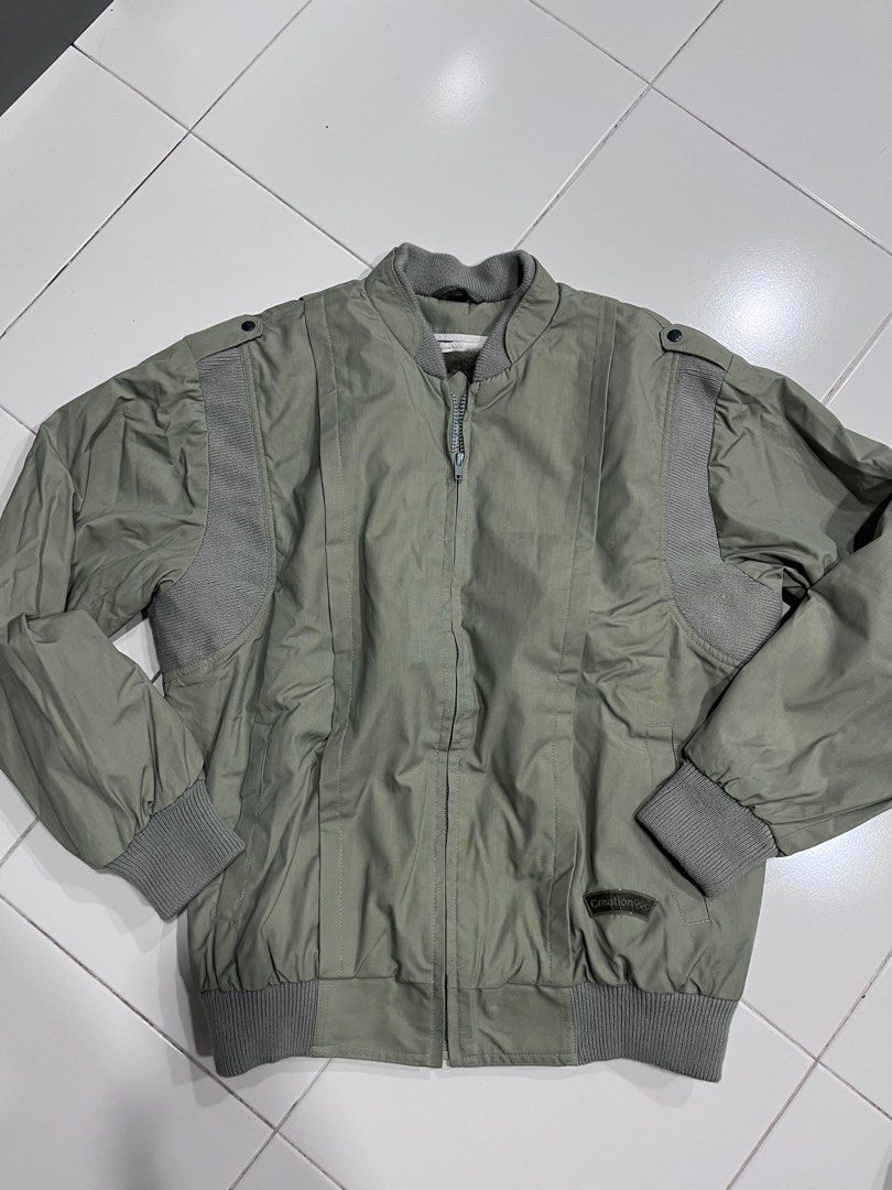 Mens army hotsell green bomber jacket