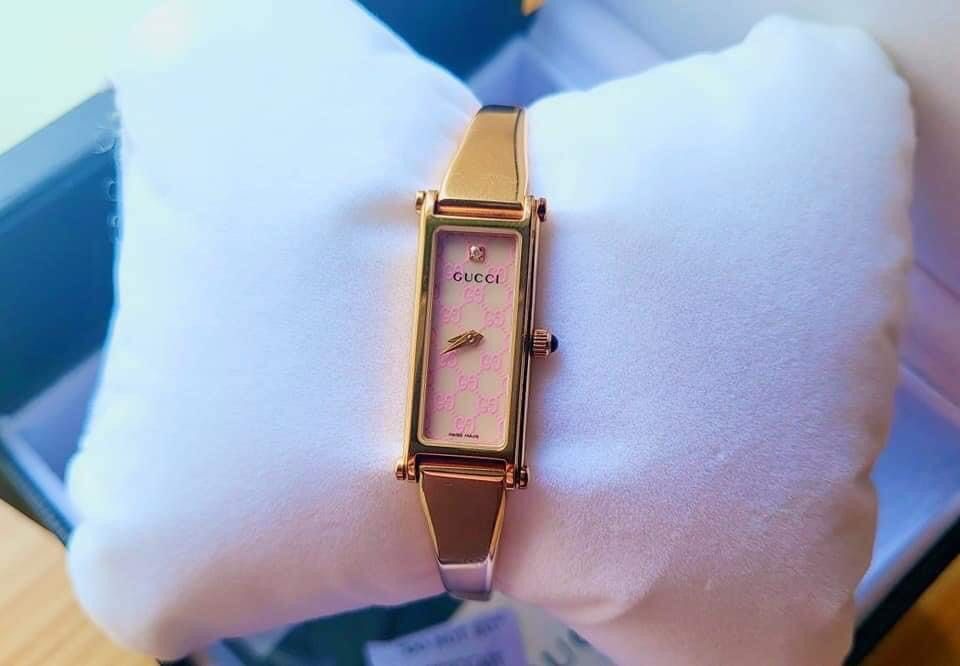 Gucci hotsell watch small