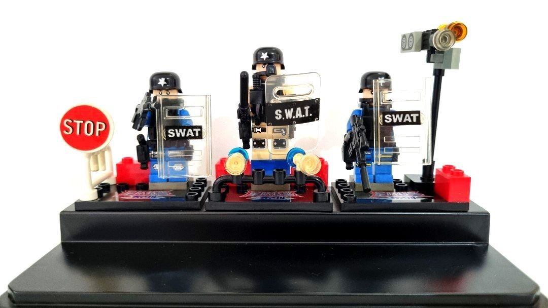 Lego swat best sale figures
