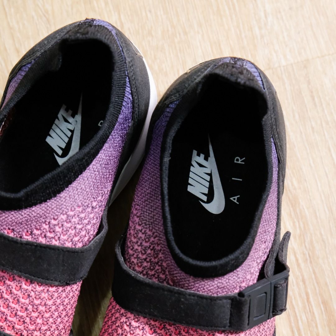 Rainbow nike store airs