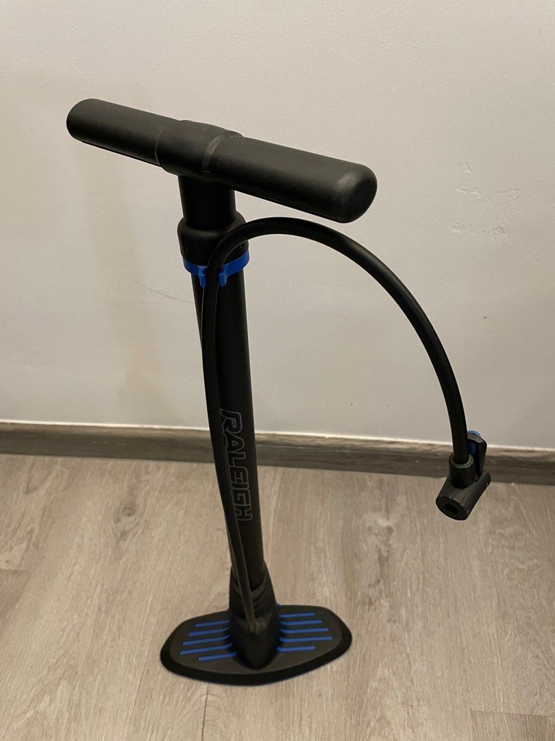 Bike pump hot sale stand