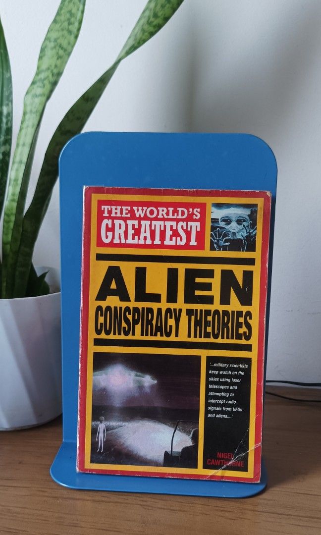 Books about Aliens (Category: Storybooks) located in Valenzuela. Submitted by leviathan99 (Listing ID 1240172034, Image 2). Description: 🌌 UNRAVEL THE ALIEN ENIGMA: BULK OF COSMIC EXPLORATION 🌌 Embark on an extraordinary cosmic journey with this captivating bulk collection of books about extraterrestrial mysteries. Immerse yourself in the captivating realm of alien encounters, UFO phenomena, and mind-boggling cosmic enigmas. Expand your knowled