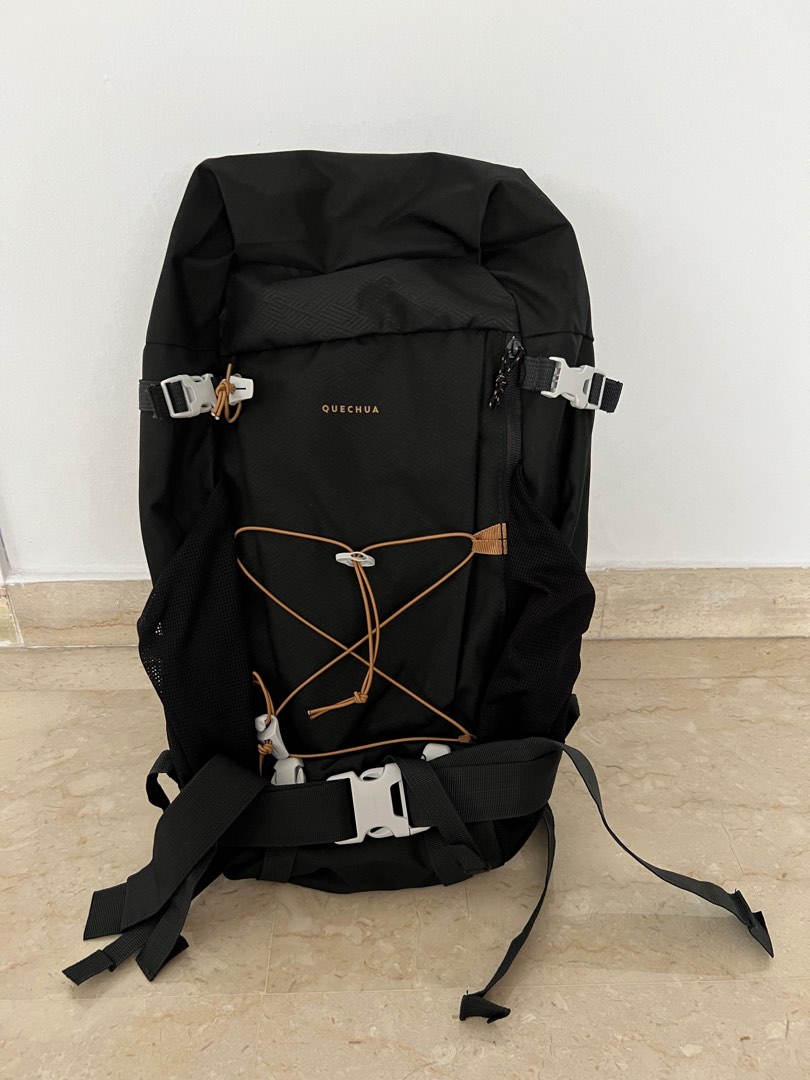 Quechua on sale brand backpack