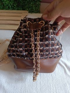 (Category: ) located in . Submitted by baggeliaph_25 (Listing ID 1240074131, Image 1). Description: .