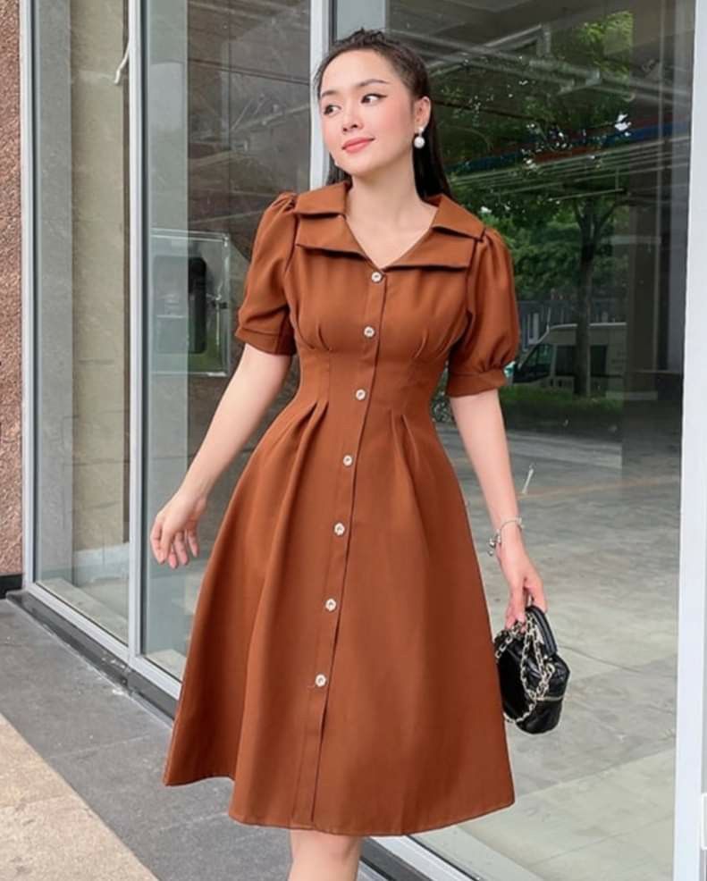 Dress with cheap collar and buttons