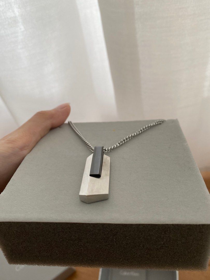 Calvin klein shop necklace mens