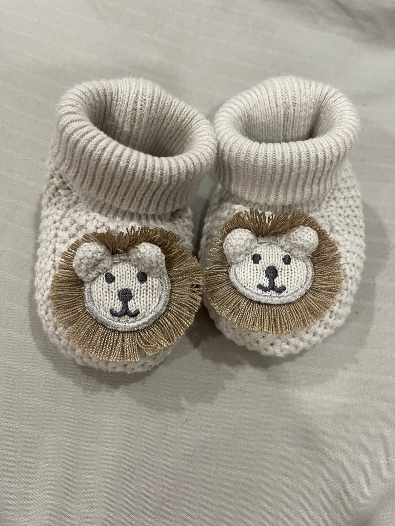Carters baby booties top