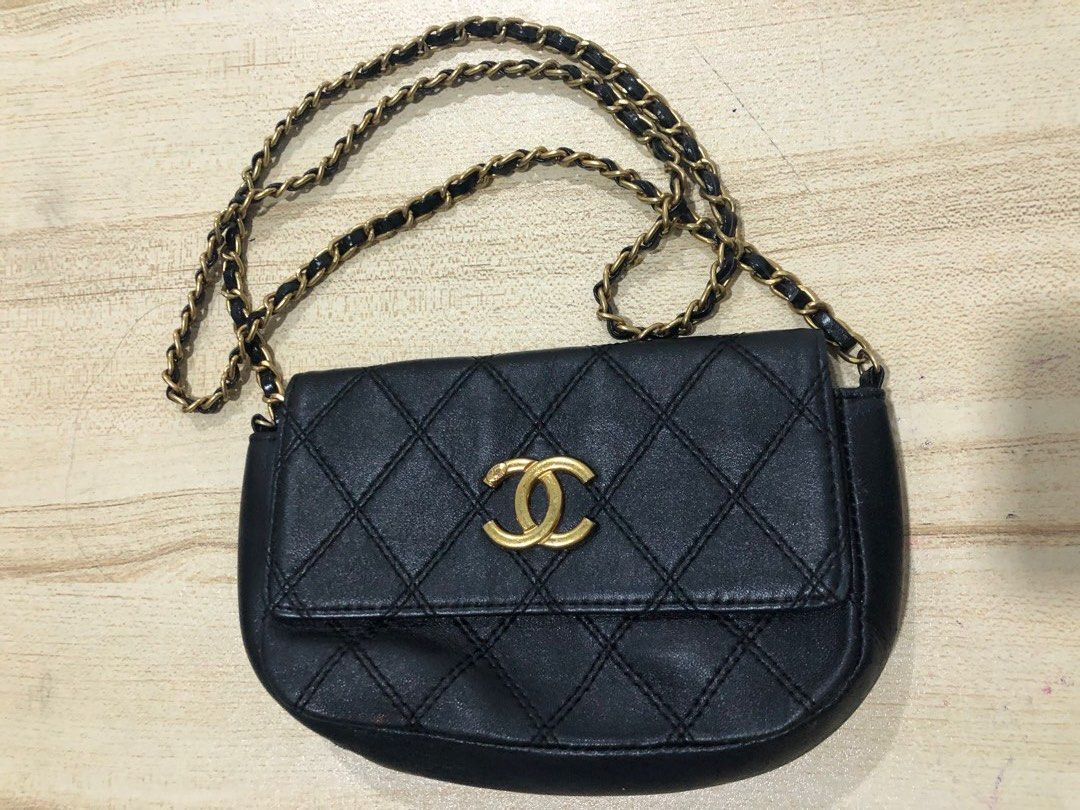 Clearance sale🔥Channel Mini Bag vintage 🔥, Women's Fashion, Bags &  Wallets, Purses & Pouches on Carousell