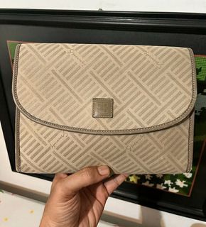 (Kategori: ) berada di . Dikirim oleh brandedhypebeast (ID iklan 1240230802, Gambar 1). Deskripsi: .
