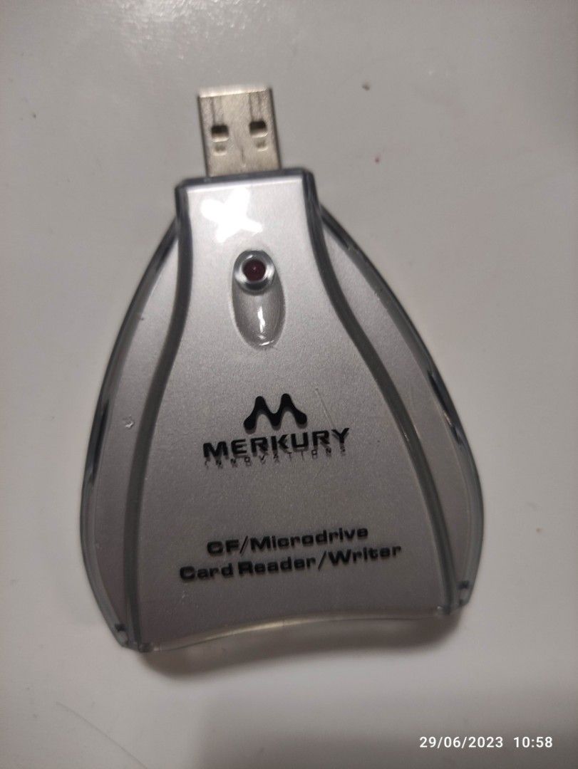 Compact flash card reader on Carousell