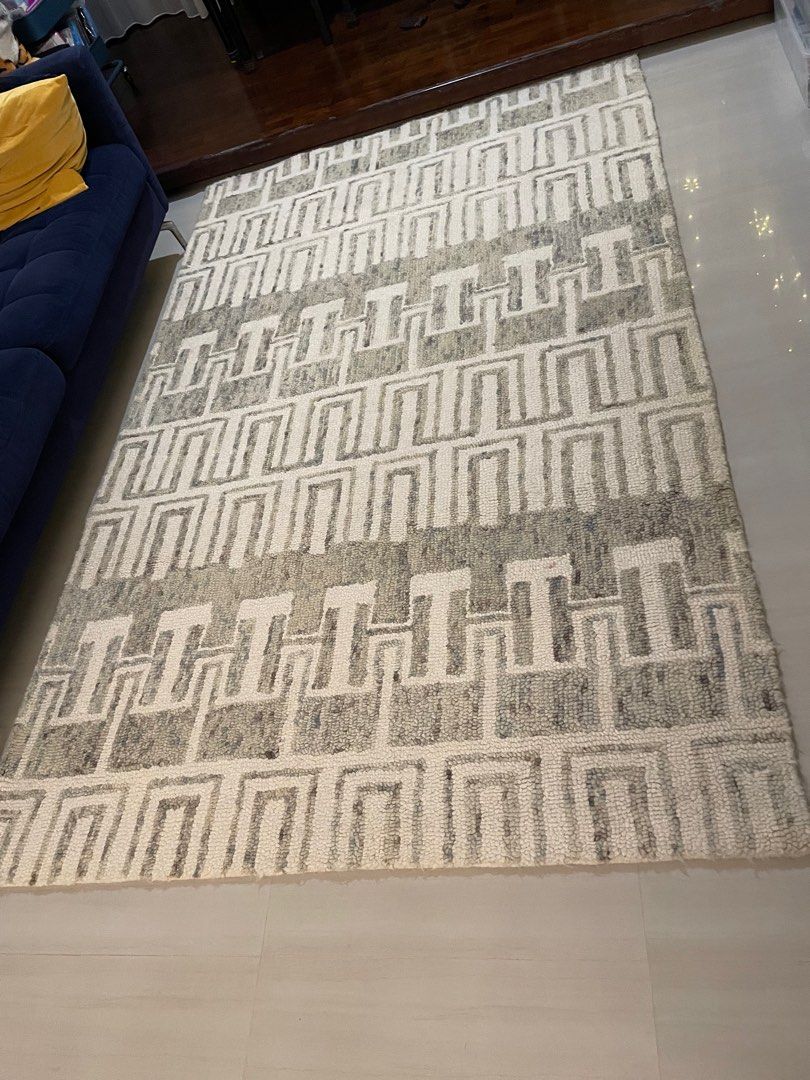 Crate & Barrell carpet, Furniture & Home Living, Home Decor, Carpets