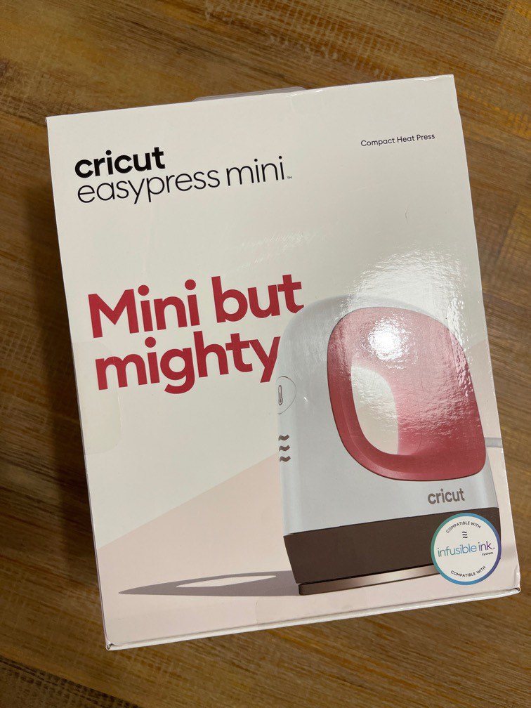 Cricut EasyPress Mini , Raspberry