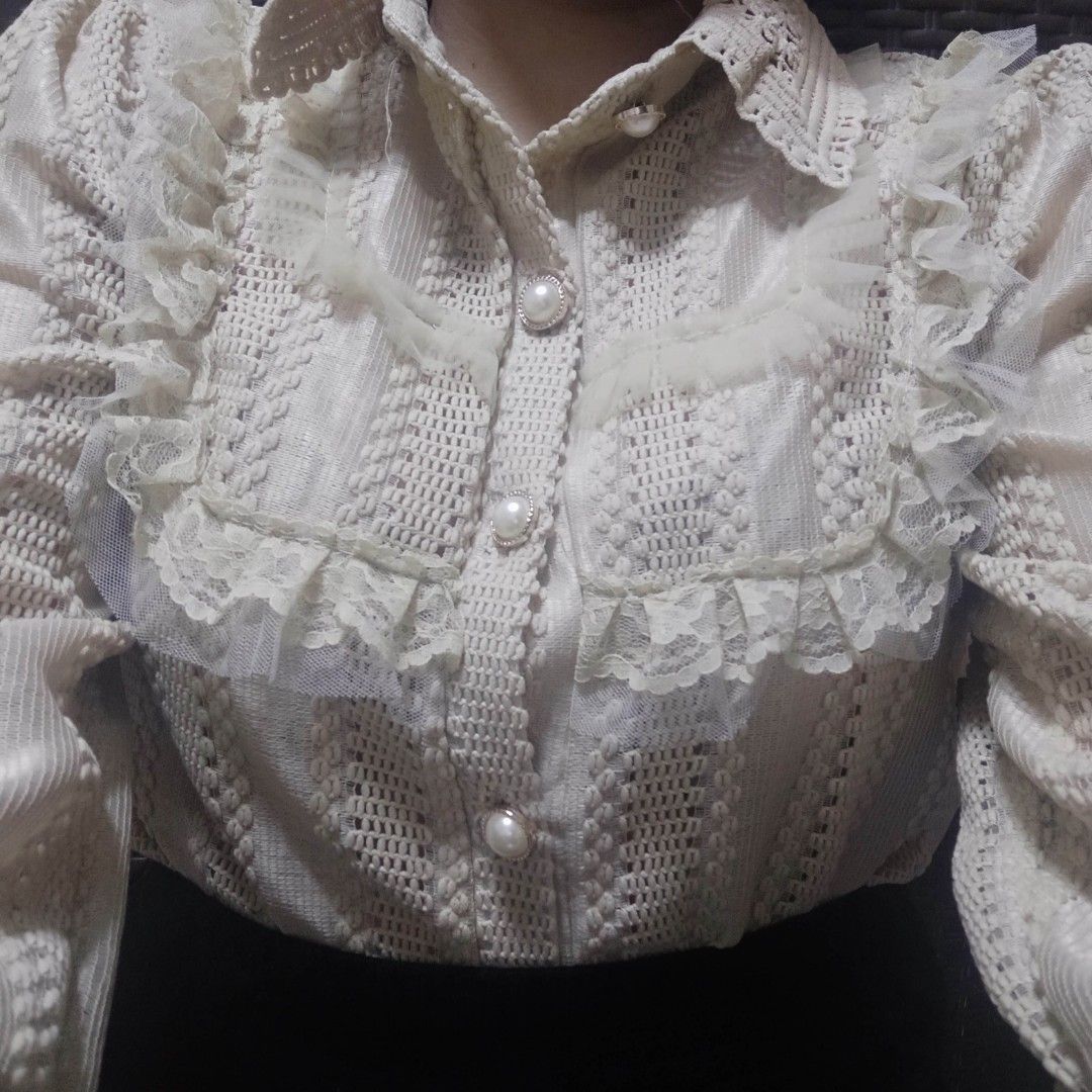 Dainty top (Category: Blouses) located in Taytay. Submitted by kashleesha (Listing ID 1240231460, Image 1). Description: bought via live selling in Thailand.fits small to semi xl..