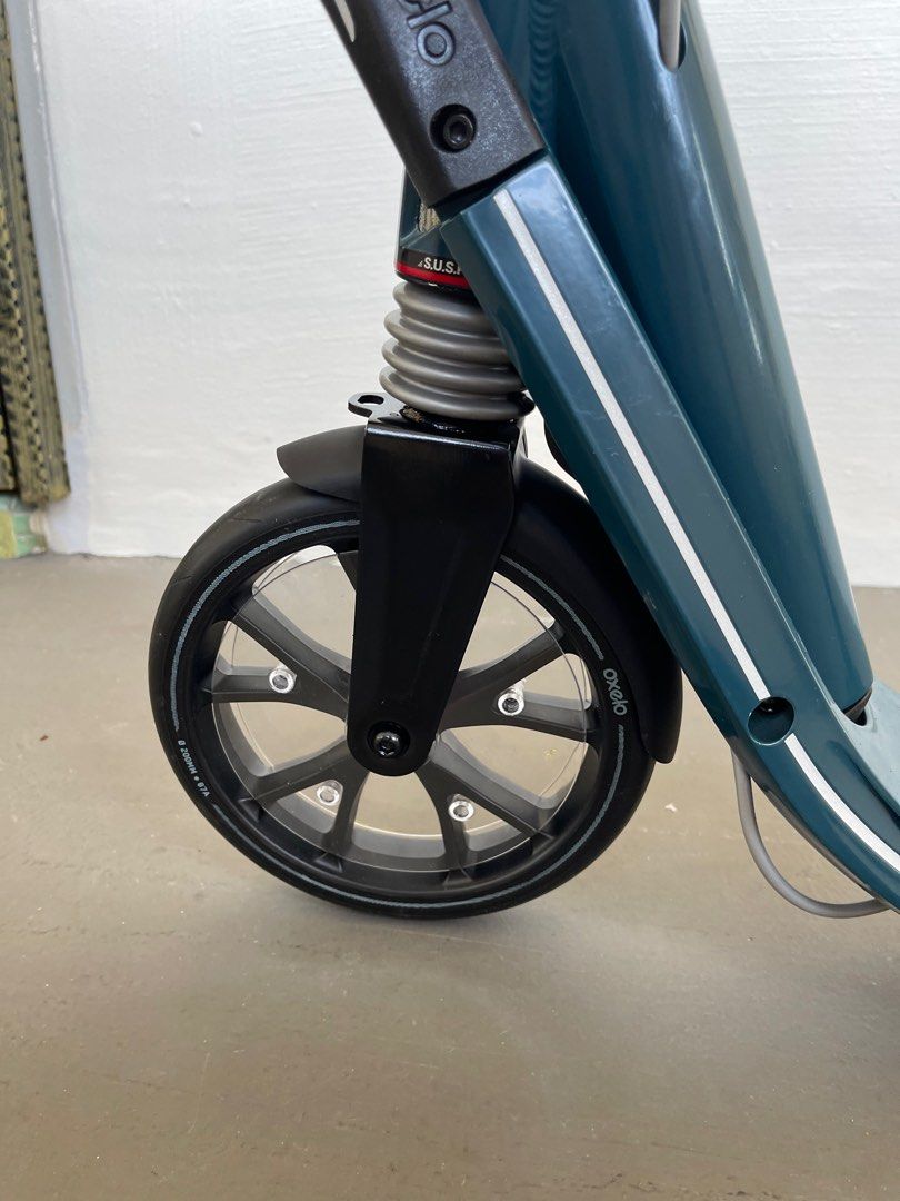 Decathlon OXELO kick scooter, Sports Equipment, Sports & Games, Skates