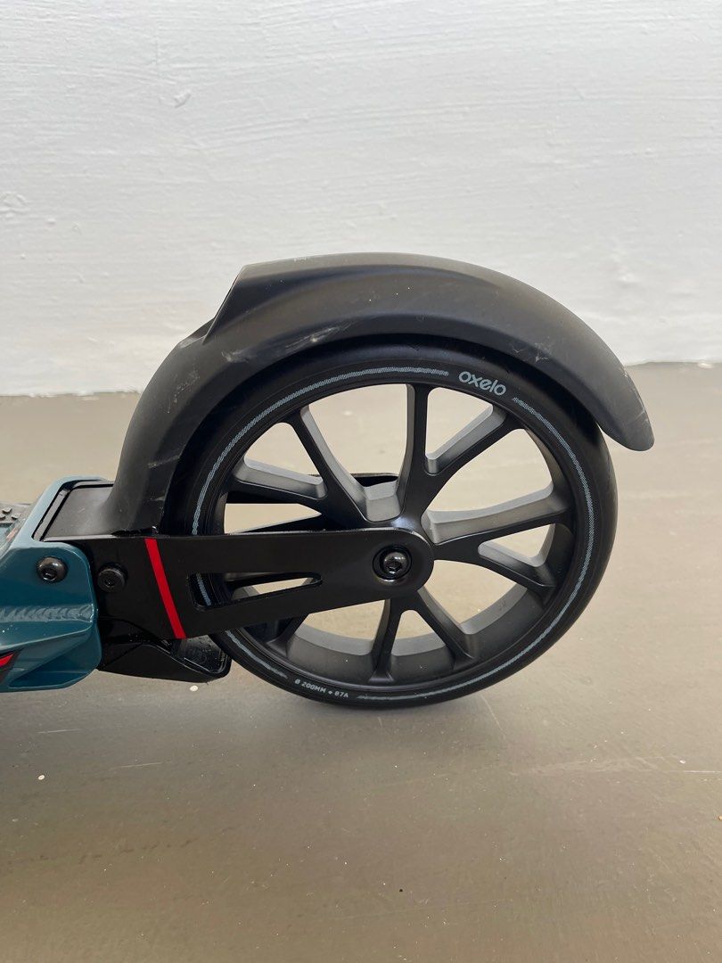 Decathlon OXELO kick scooter, Sports Equipment, Sports & Games, Skates