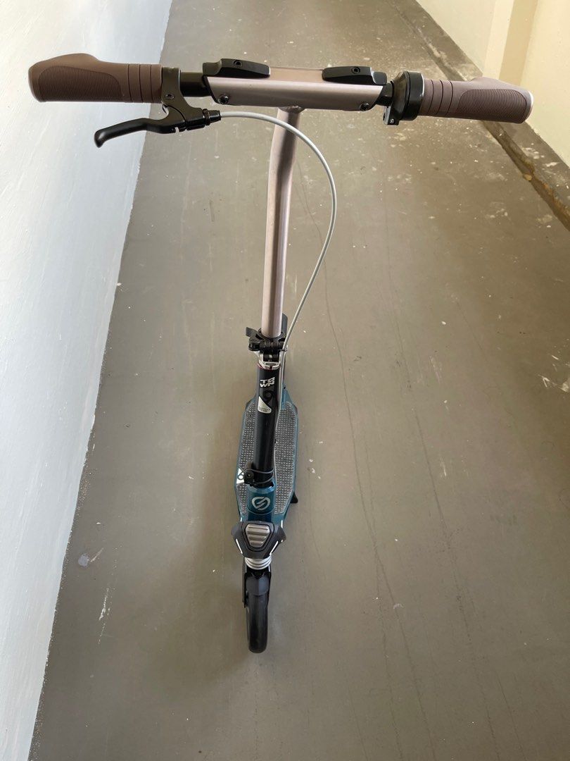 Decathlon OXELO kick scooter, Sports Equipment, Sports & Games, Skates