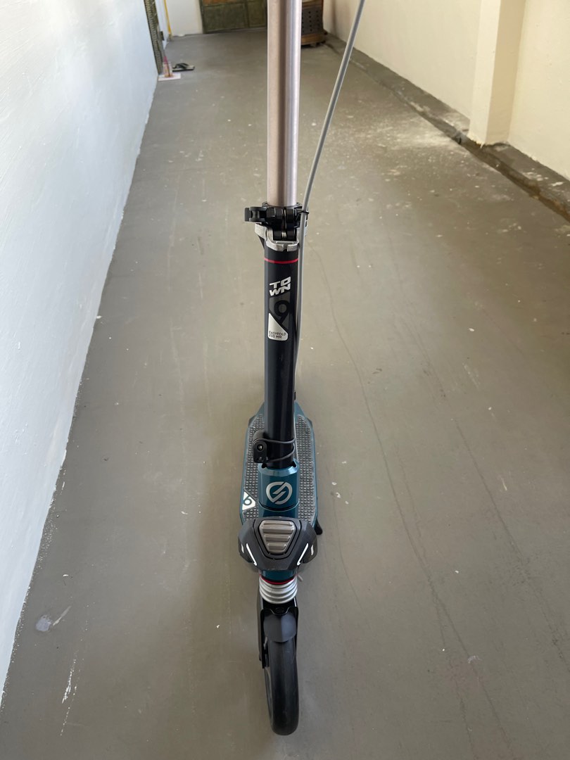 Decathlon OXELO kick scooter, Sports Equipment, Sports & Games, Skates