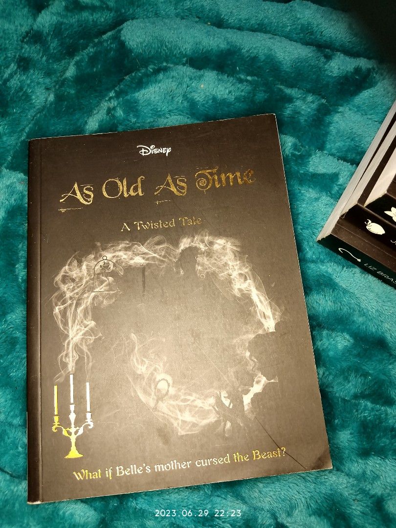 Disney Twisted Tales Book Of 7 set, Hobbies & Toys, Books & Magazines, Fiction & NonFiction on