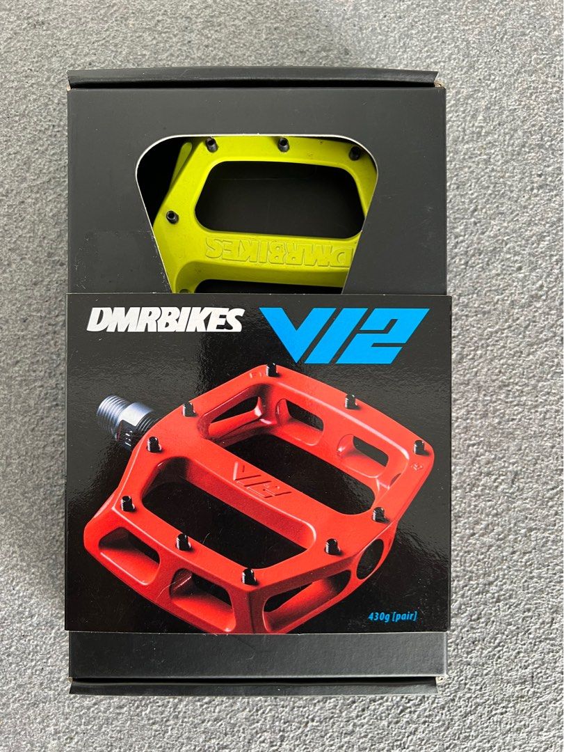 dmr v8 pedals red