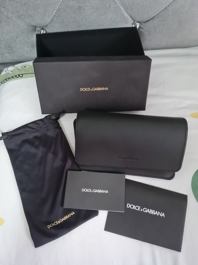 Dolce gabbana sunglasses case discount