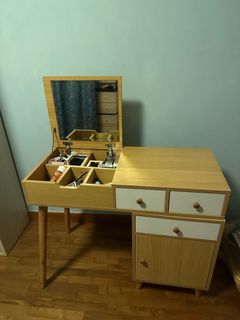 (Category: ) located in . Submitted by lesquintessential (Listing ID 1240080822, Image 1). Description: .