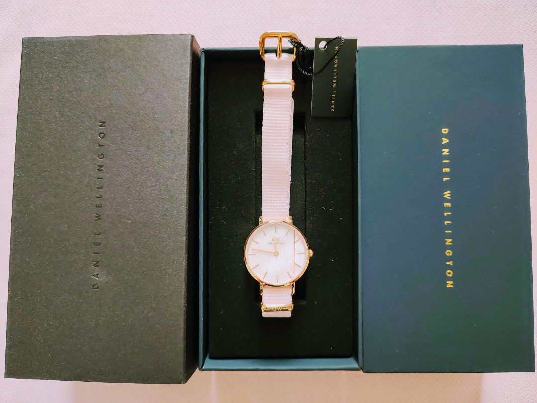 DW Daniel Wellington Petite 28mm Coral Rose Gold Mother of Pearl