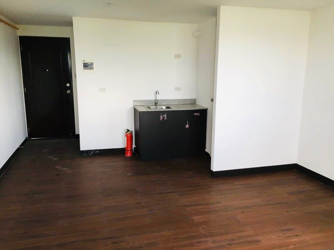 For rent Bare condo unit in Solano Hills Sucat near Alabang on Carousell