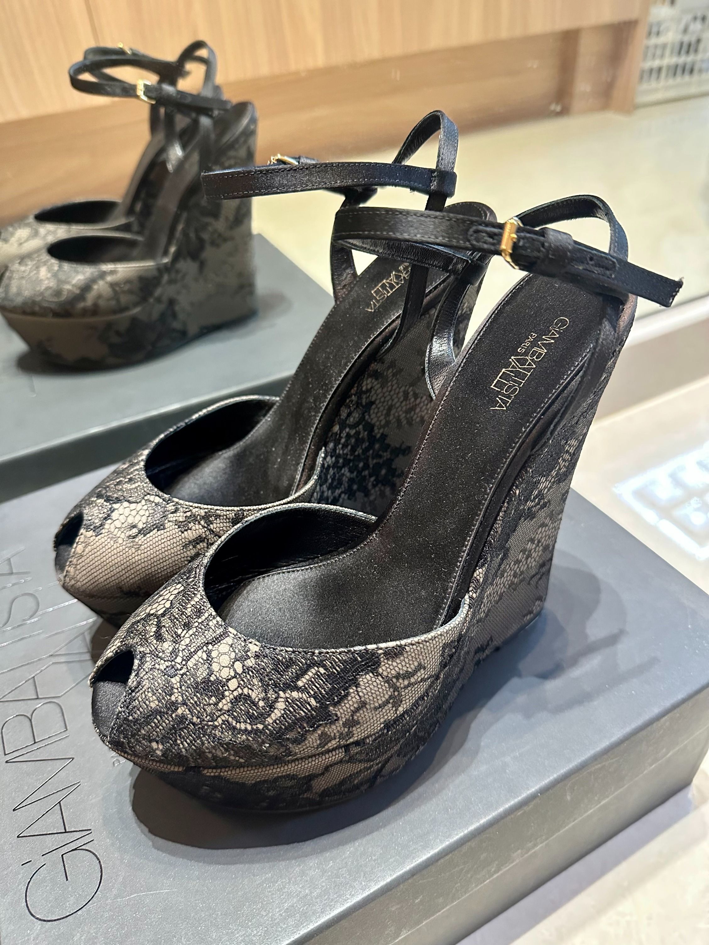 Giambattista Valli Black Lace Platform Heels Nappa Militare Pizzo