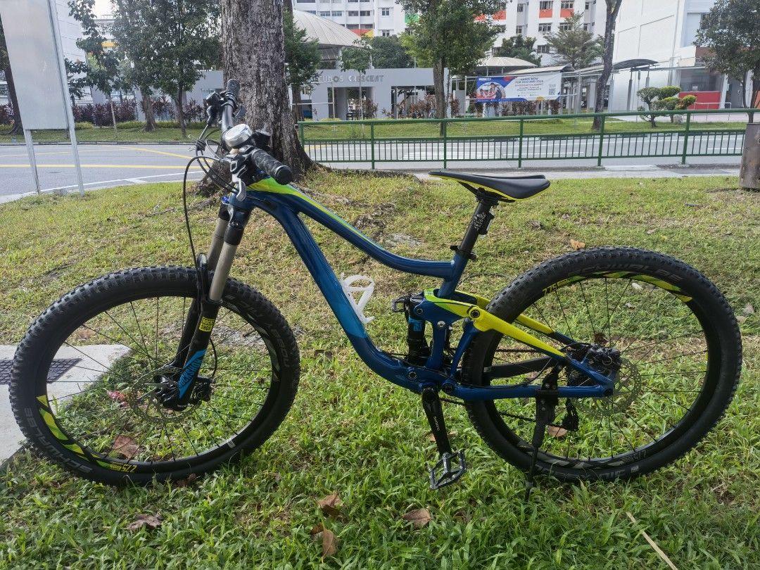 Giant trance 3 27.5 inch tires Model S frame 2X10 speed Hemano oil pressure disc brake Hemano teeth disc 1 year of use only 800SGD