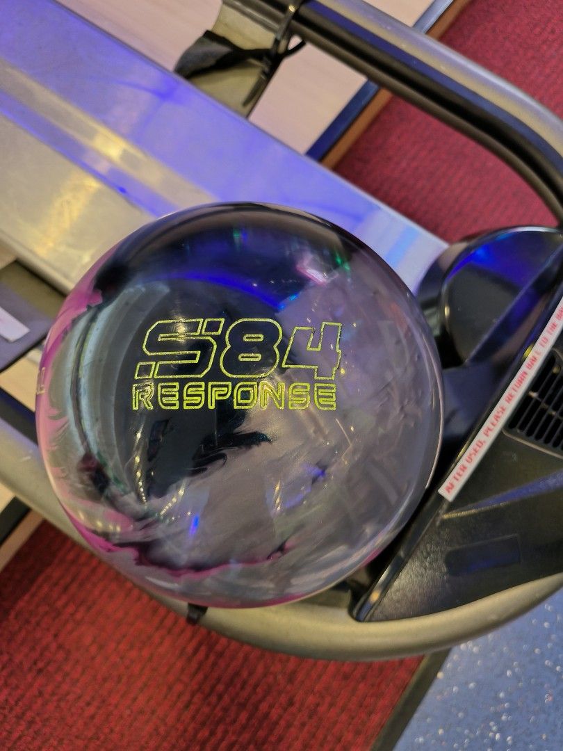 Global 900 eternity bowling ball 14lbs, Sports Equipment, Sports