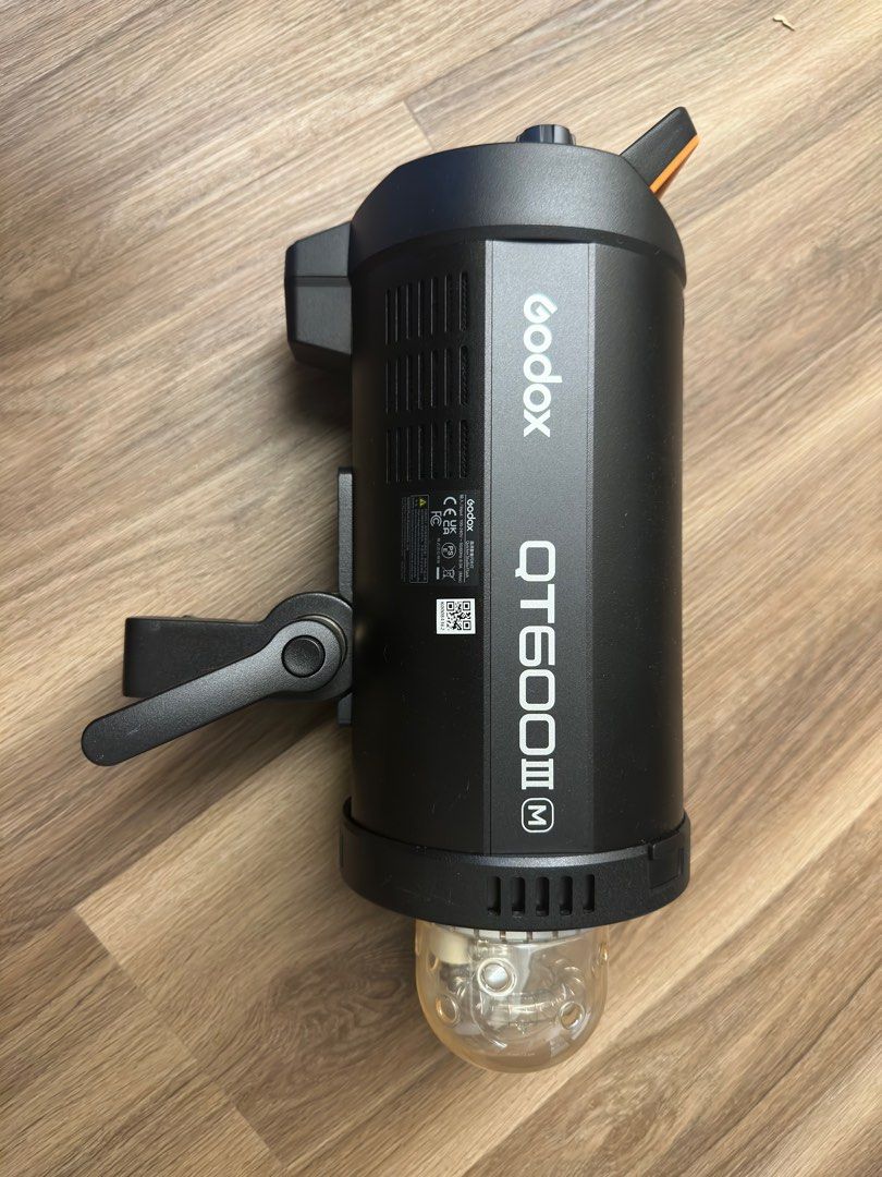 Godox QT600 III, 攝影器材, 攝影配件, 燈光及Studio設備- Carousell