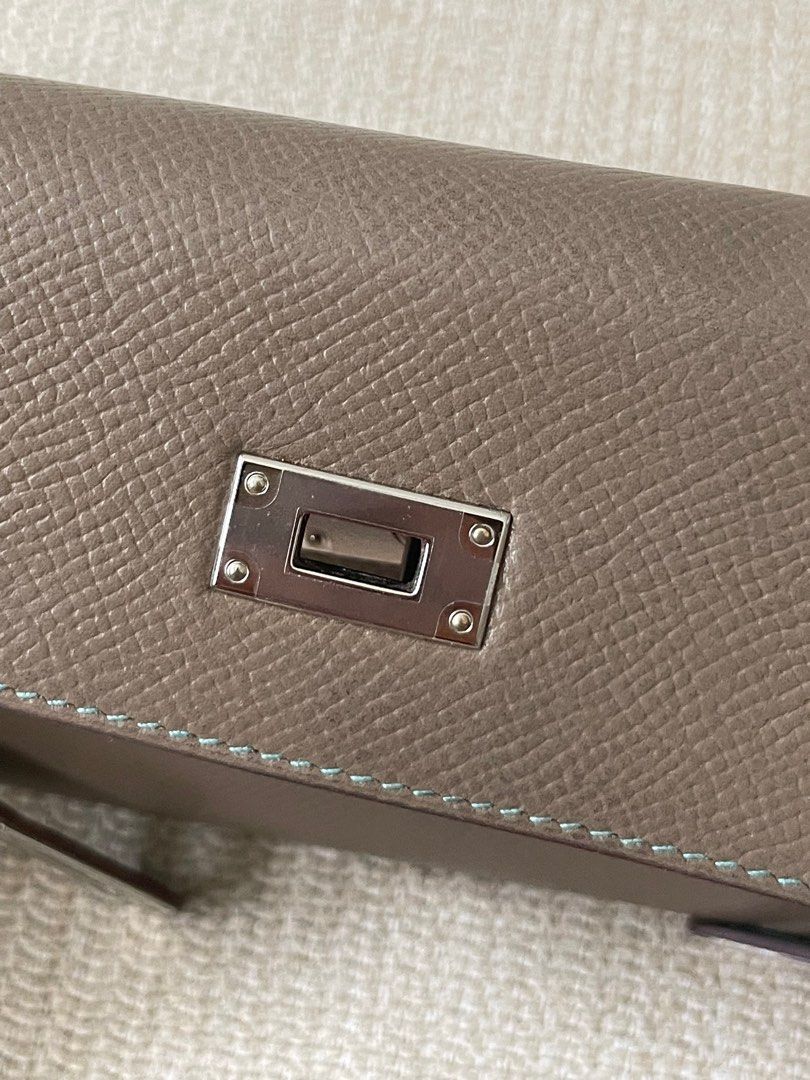 Hermes Kelly Retourne 25 Fauve Barenia Faubourg, Luxury, Bags & Wallets on  Carousell