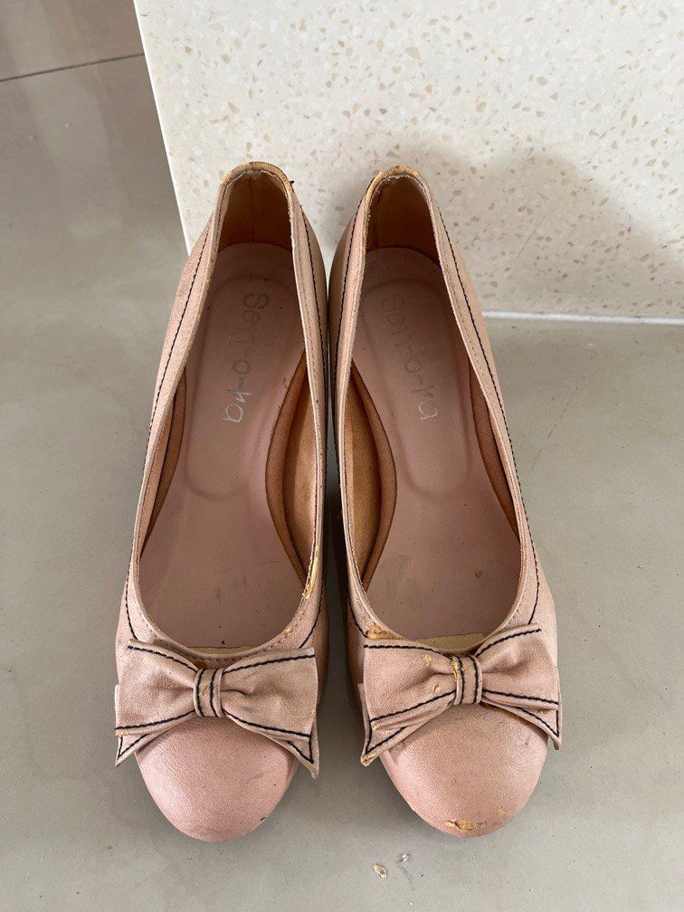 High heels pink ribbon, Women's Fashion, Footwear, Heels on Carousell