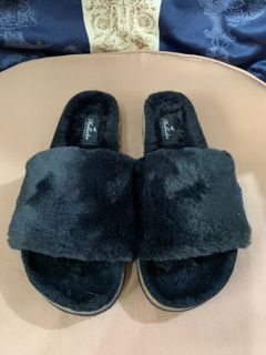 Hollister Slippers