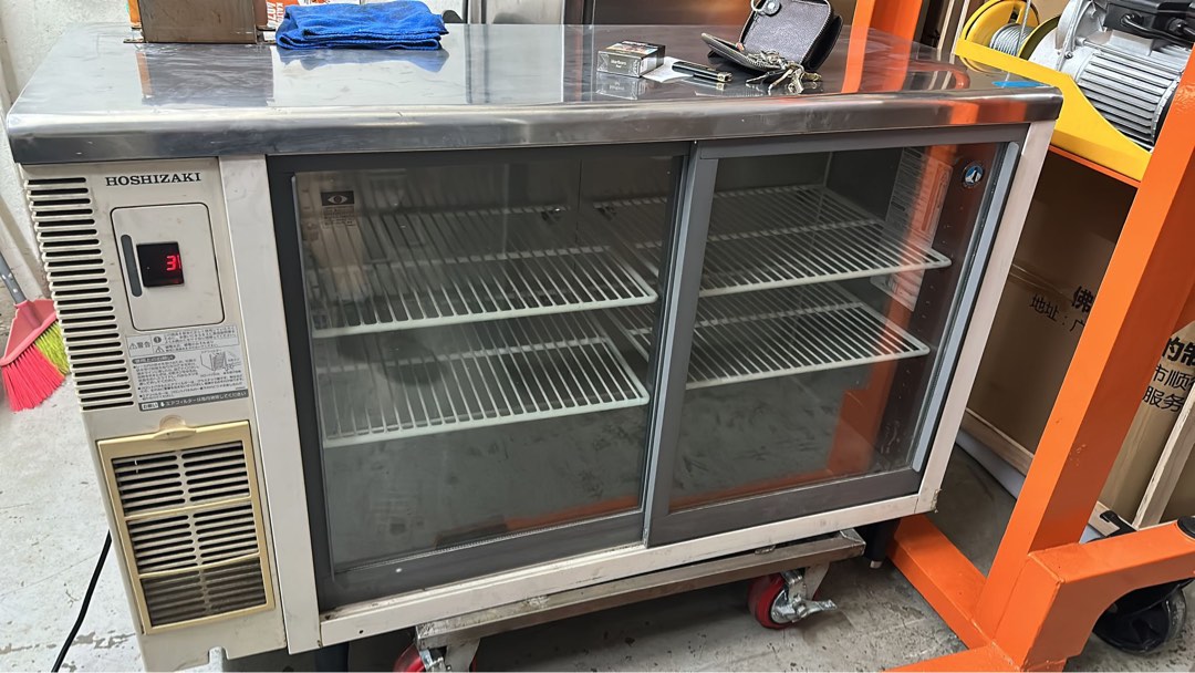 Hoshizaki 2 Door Table Top Glass Showcase Chiller 1.2m, TV & Home
