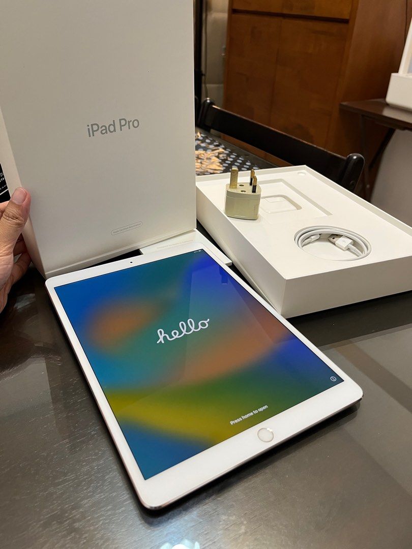 iPad Pro 10.5 inch 64GB Silver WiFi, Mobile Phones & Gadgets ...