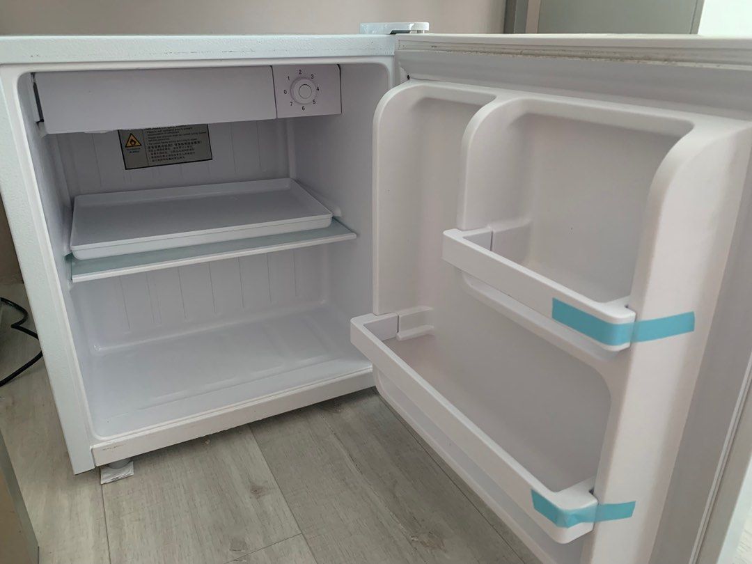 Le maison outlet mini fridge
