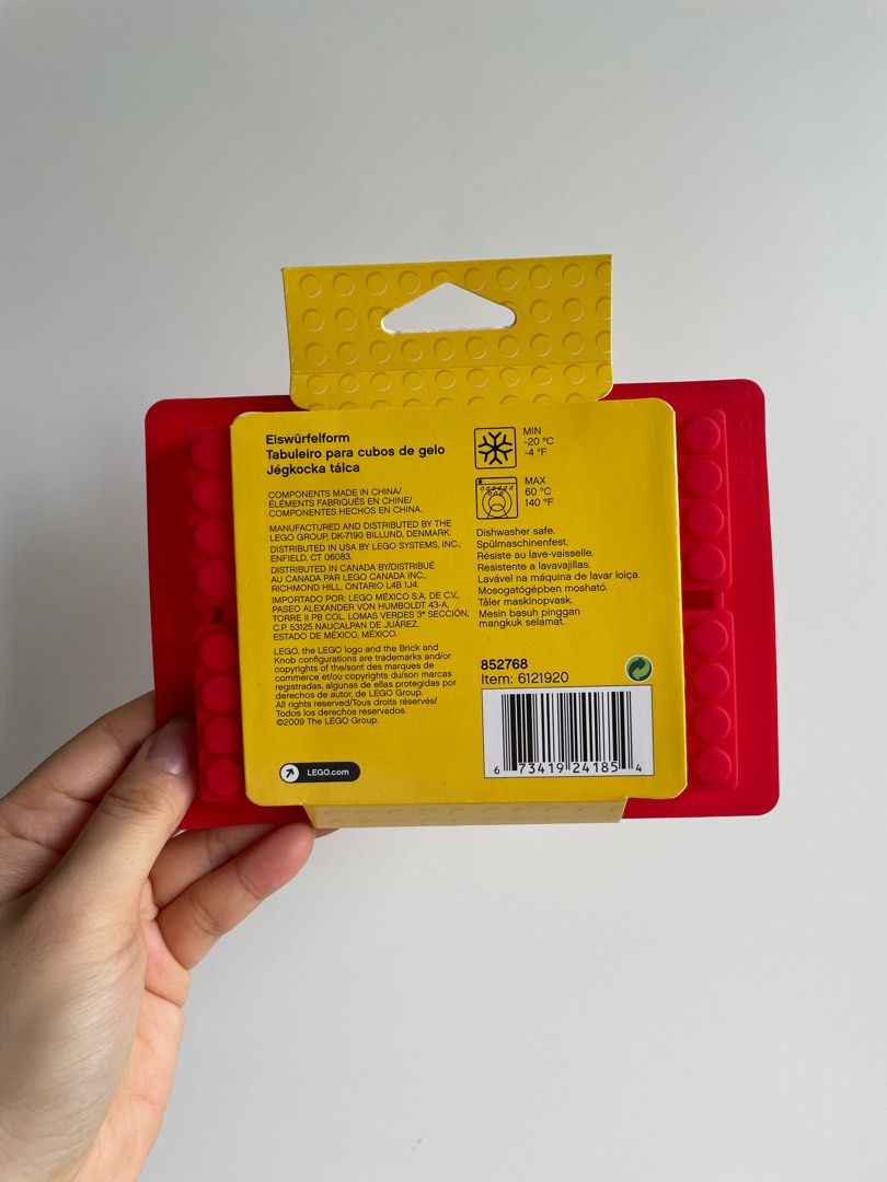 Lego Ice Cube Tray (Category: Other Kitchenware & Tableware) located in Quezon City. Submitted by girlwhohaseverything (Listing ID 1240140652, Image 2). Description: Brand new, super cute Lego blocks-shaped ice cube tray. .