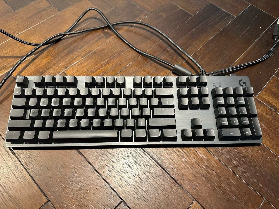 Logitech G512 Carbon (GX Blue) RGB keyboard With Wrist Rest, Computers
