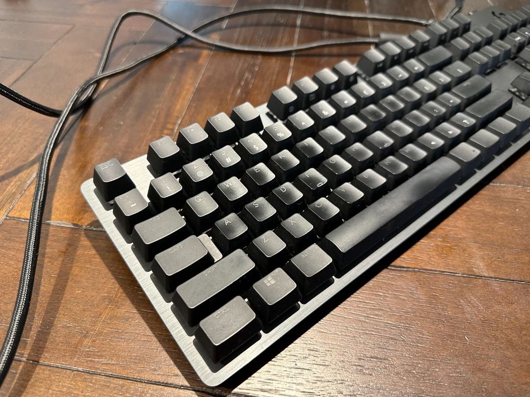 Logitech G512 Carbon (GX Blue) RGB keyboard With Wrist Rest, Computers