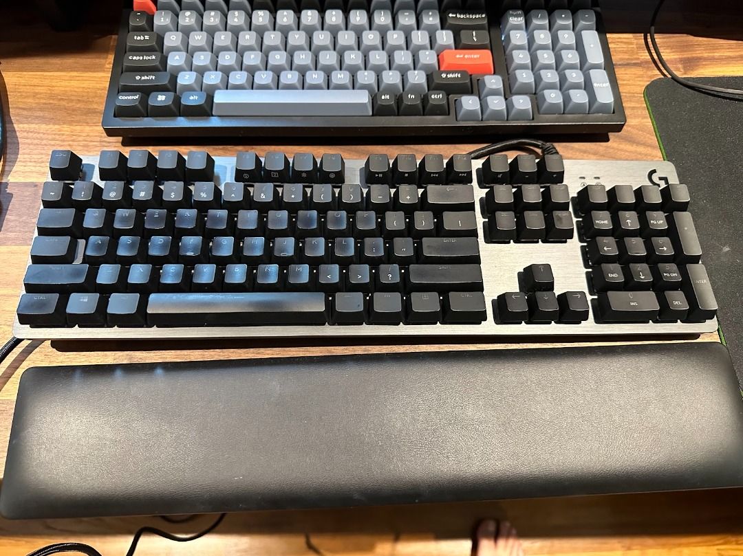 Logitech G512 Carbon (GX Blue) RGB keyboard With Wrist Rest, Computers