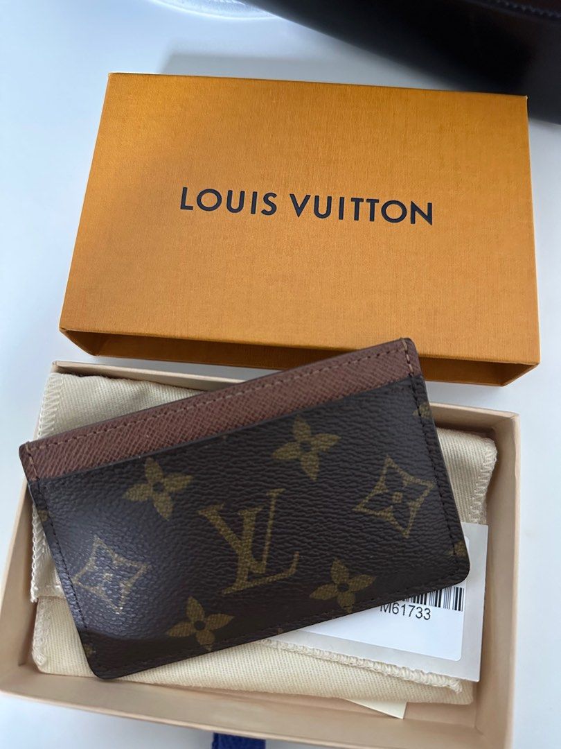 Louis Vuitton Monogram Card Holder Review + What Fits Inside (Style M61733)  