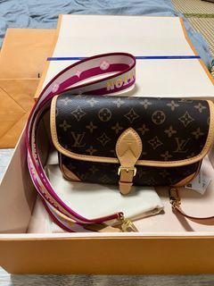 AUTHENTIC VINTAGE LOUIS VUITTON DIANE SHOULDER SLING BAG , MONOGRAM ,  WATERMARKS - SEASONED CONDITION NOT FOR FUSSY BUYERS, Luxury, Bags &  Wallets on Carousell