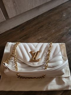 Louis Vuttion New Wave Chain Bag GM M21615 in 2023
