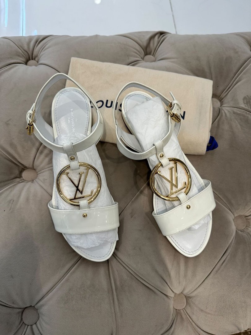 Louis Vuitton Slides white, Women's Fashion, Footwear, Flats & Sandals on  Carousell
