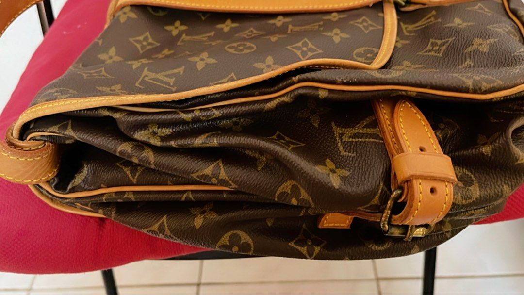 LOUIS VUITTON AuthenticMonogram Saumur 35 Handbag