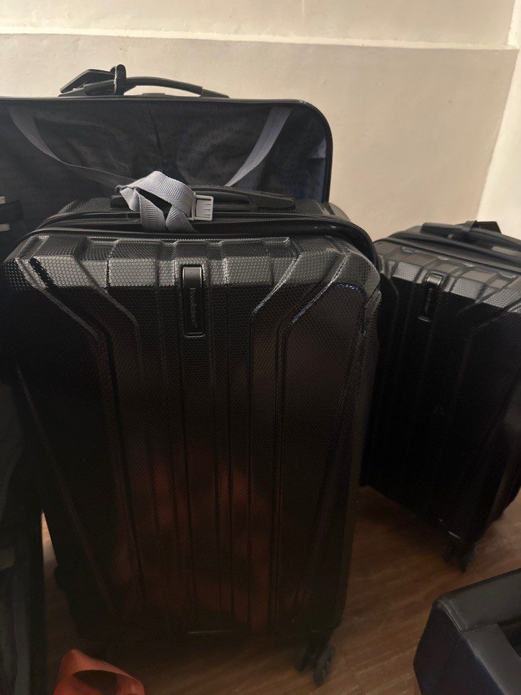 Brookstone luggage outlet