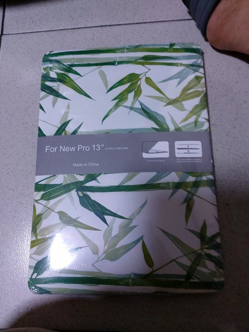 Macbook Pro 13"Case (Category: Cases & Sleeves) located in Pasig City. Submitted by borjong (Listing ID 1240162923, Image 1). Description: Macbook Pro 13" Case Brand new on hand.